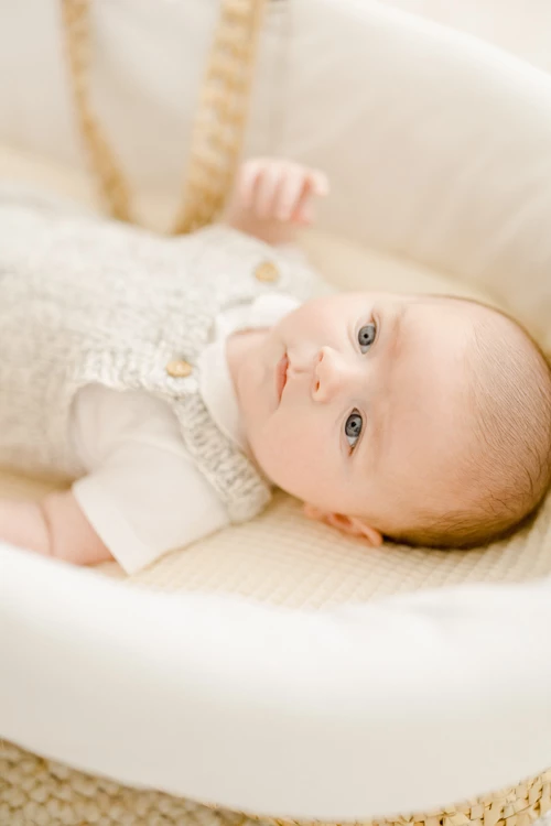 enfant osier gris marron bébé